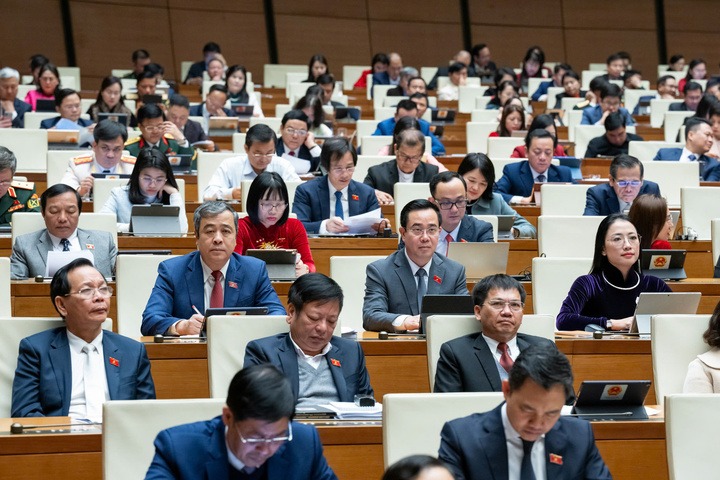 Tại Kỳ họp thứ 9 (khai mạc ngày 5/5), Quốc hội sẽ sửa đổi, bổ sung một số điều của Hiến pháp năm 2013 để kết thúc hoạt động cấp huyện. (Ảnh: Phạm Thắng)