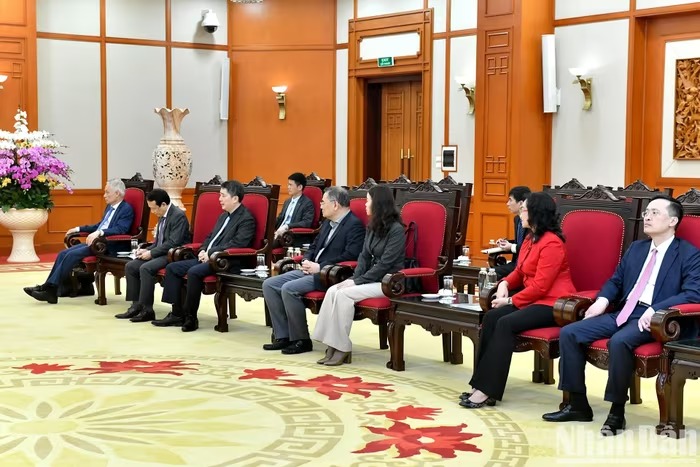 Các đại biểu Việt Nam tham dự buổi tiếp.