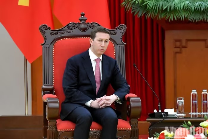 Ông Jeffrey David Perlman, Tổng Giám đốc Quỹ đầu tư Warburg Pincus tại buổi tiếp.