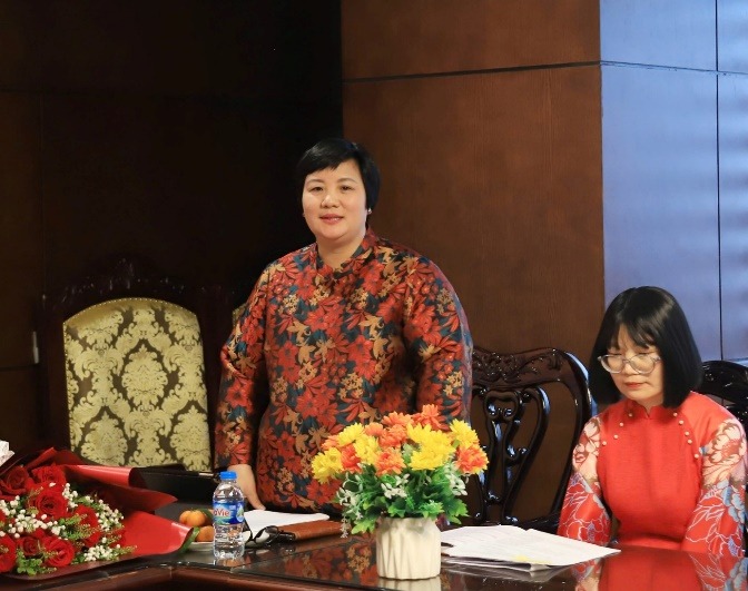 Đồng chí Mai Thị Nam, Chánh Thanh tra VKSND tối cao phát biểu tại buổi Tọa đàm