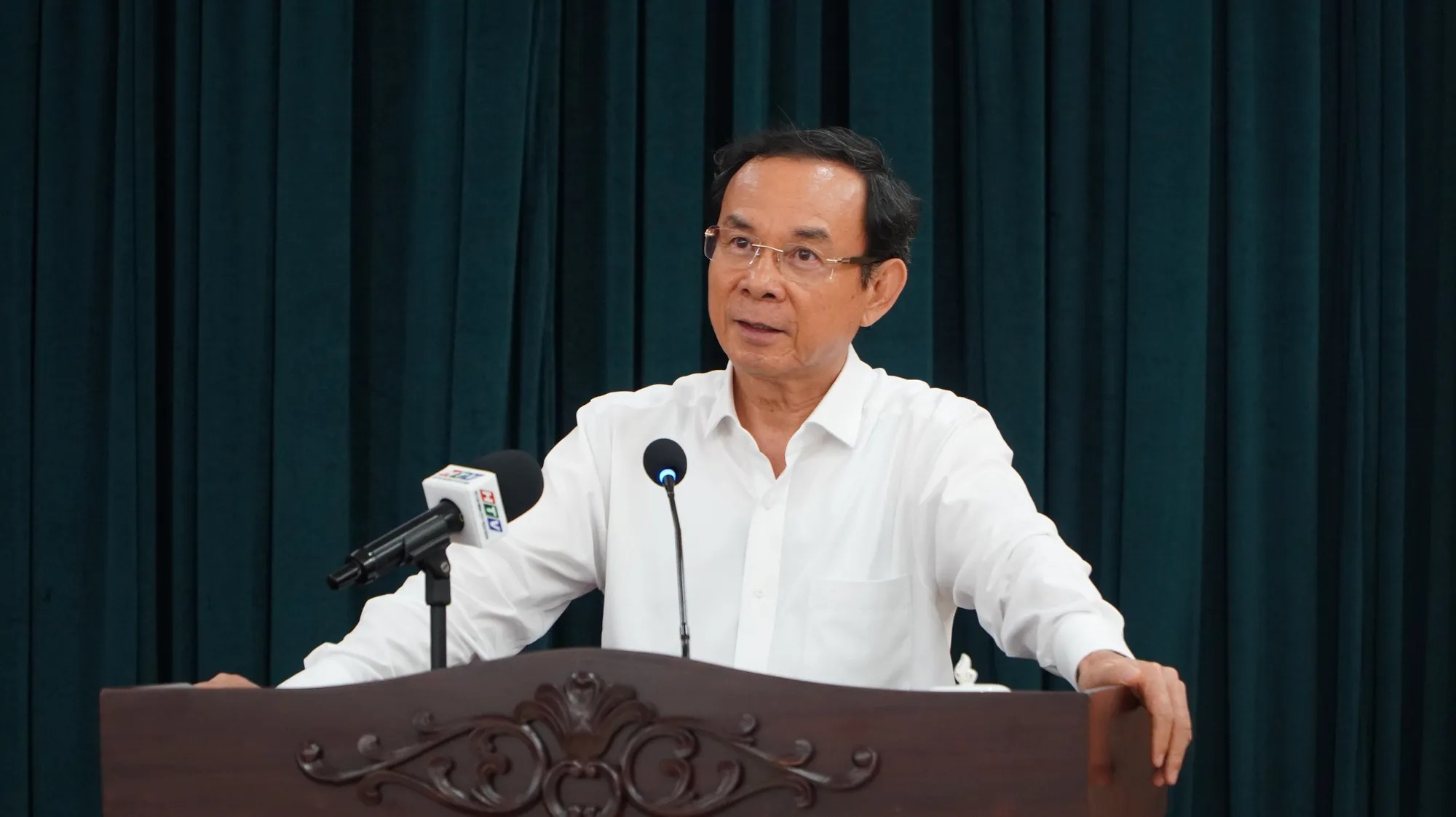 Bí thư Thành ủy TP.HCM Nguyễn Văn Nên nói có thể vận hành thử nghiệm các phường, xã mới trong khoảng từ ngày 15 đến 20-6. Ảnh: THANH THÙY