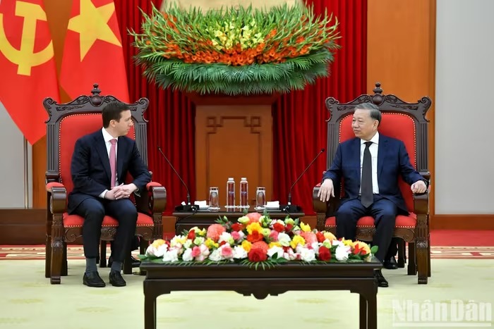 Tổng Bí thư Tô Lâm tiếp ông Jeffrey David Perlman, Tổng Giám đốc Quỹ đầu tư Warburg Pincus (Hoa Kỳ).